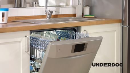 Un lave-vaisselle dans une cuisine