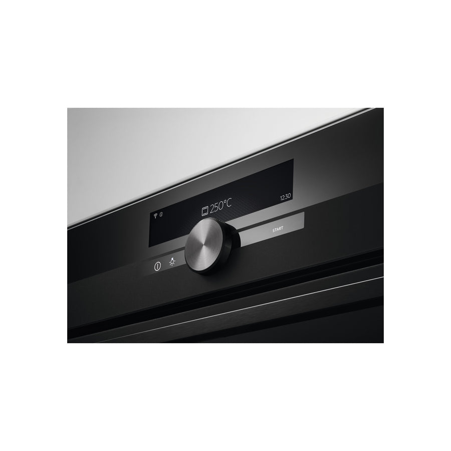 Four micro-ondes AEG KMK968000T