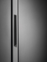 Réfrigérateur une porte ELECTROLUX LRC5ME38X0