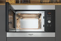 Four micro-ondes encastrable HOTPOINT MF25G IX HA