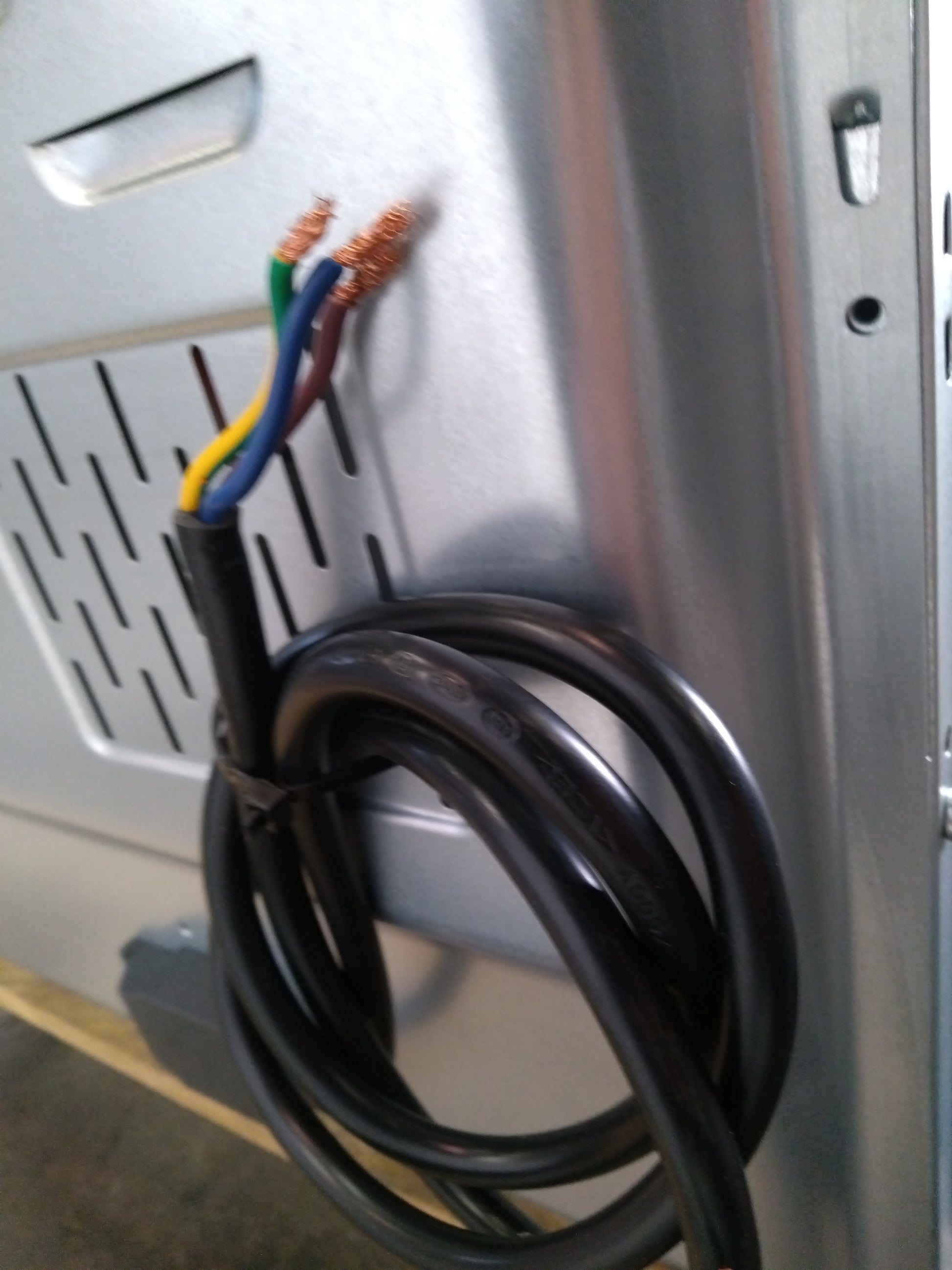 Four Traditionnel 70 L Reconditionné SCHNEIDER SCOC71BK : détails