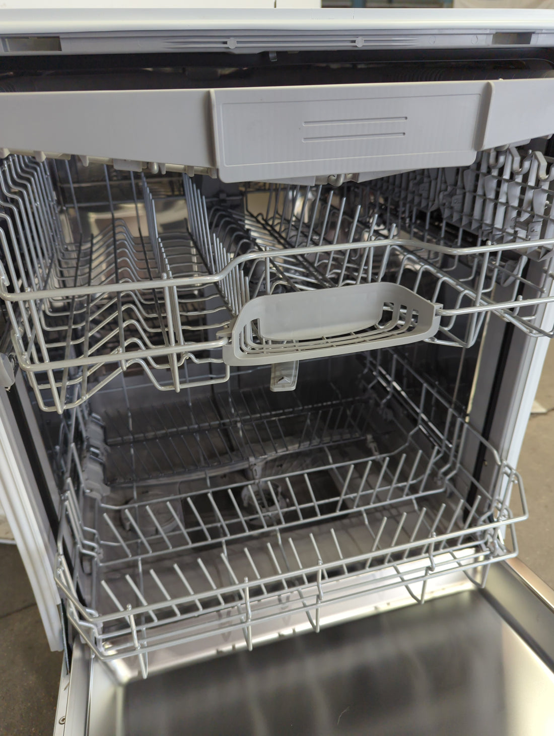 Lave-Vaisselle Encastrable 13 Cvts Reconditionné BOSCH SMV25EX07F : vue de l'intérieur