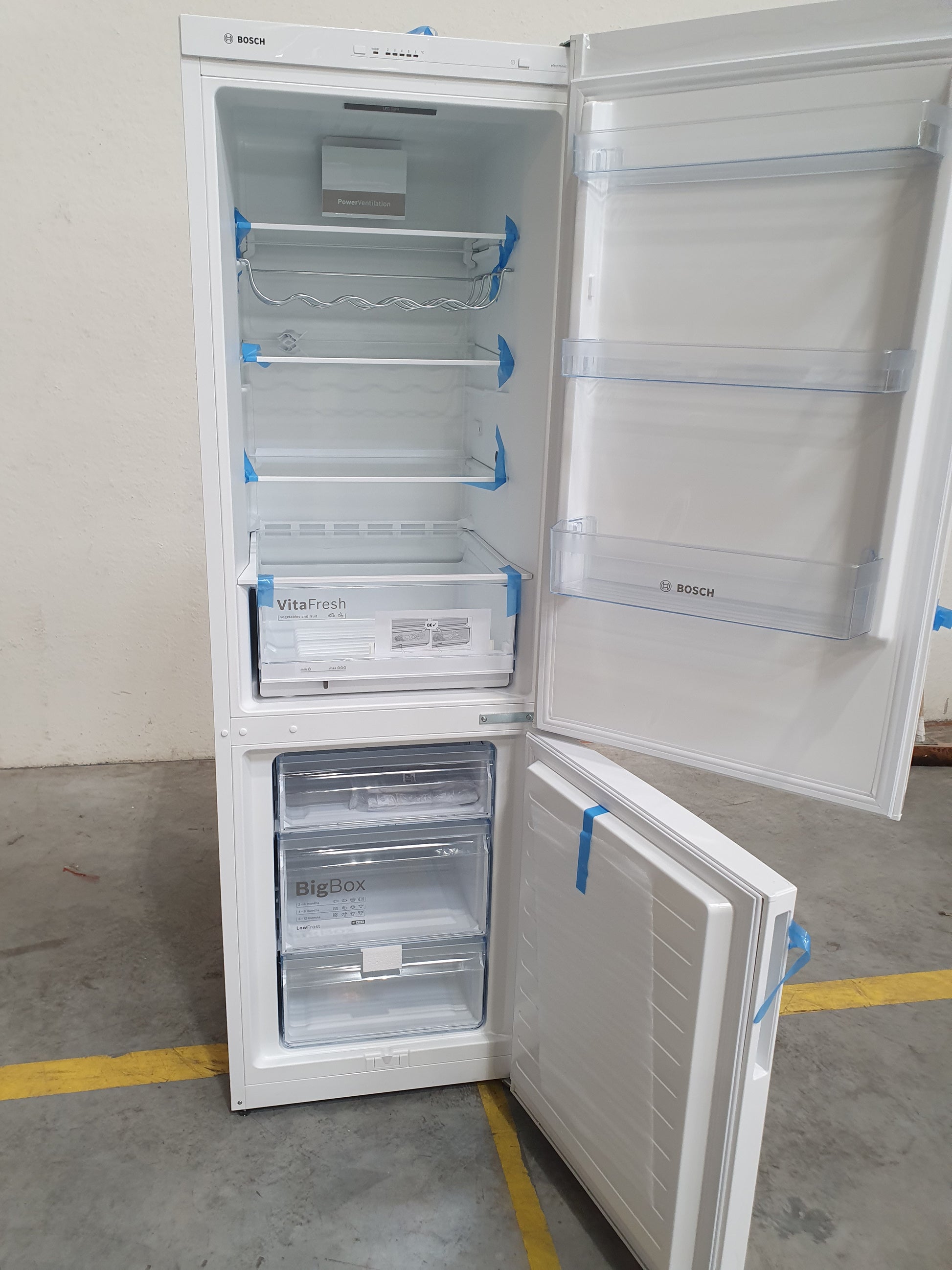 Réfrigérateur Avec Congélateur 308 L Reconditionné BOSCH KGV36VWEAS : détails