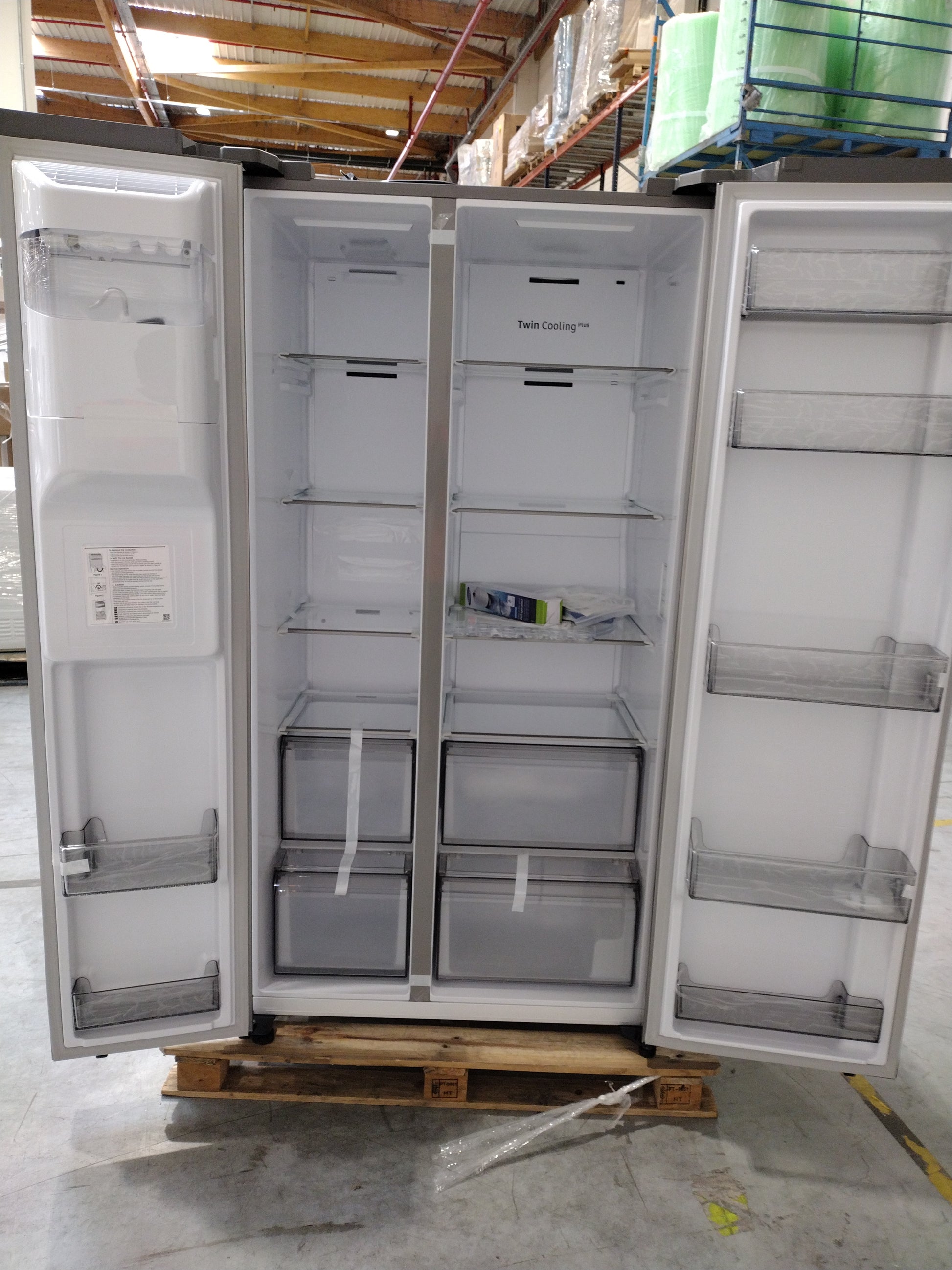 Réfrigérateur Américain 634 L Reconditionné SAMSUNG RS68CG882DS9 : détails