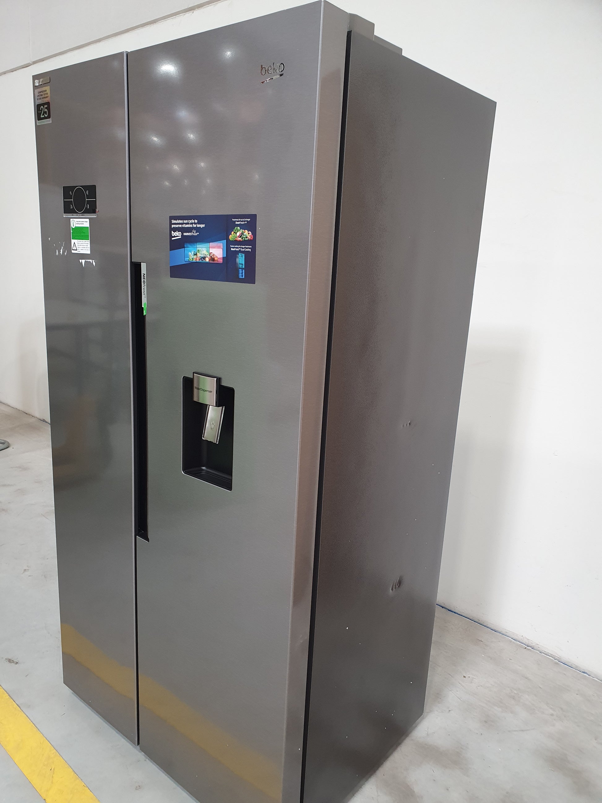 Réfrigérateur Américain 576 L Reconditionné BEKO GN163241DXBN : détails