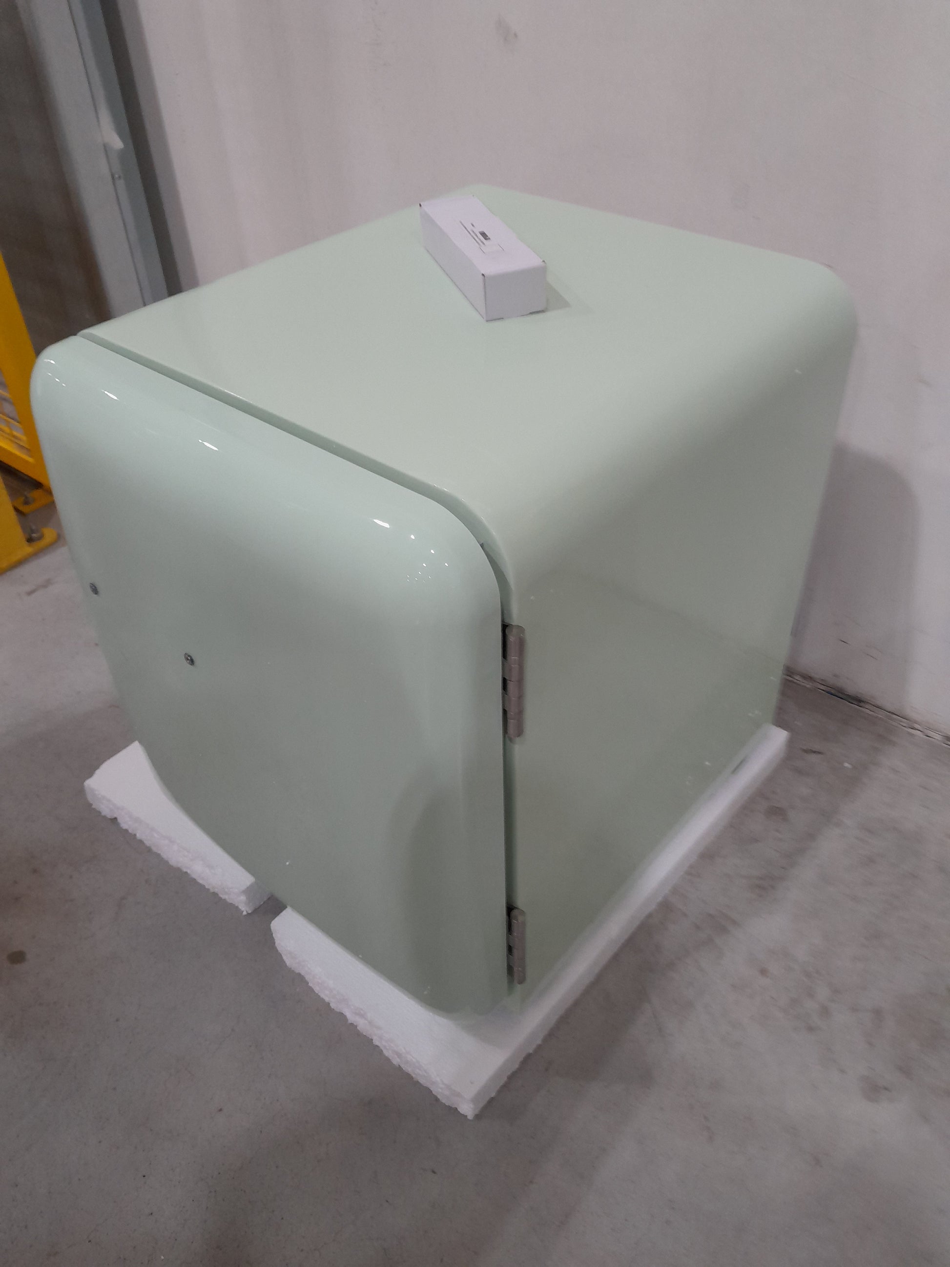 Réfrigérateur Compact 48 L Reconditionné CREATE RETRO FRIDGE 48L : détails