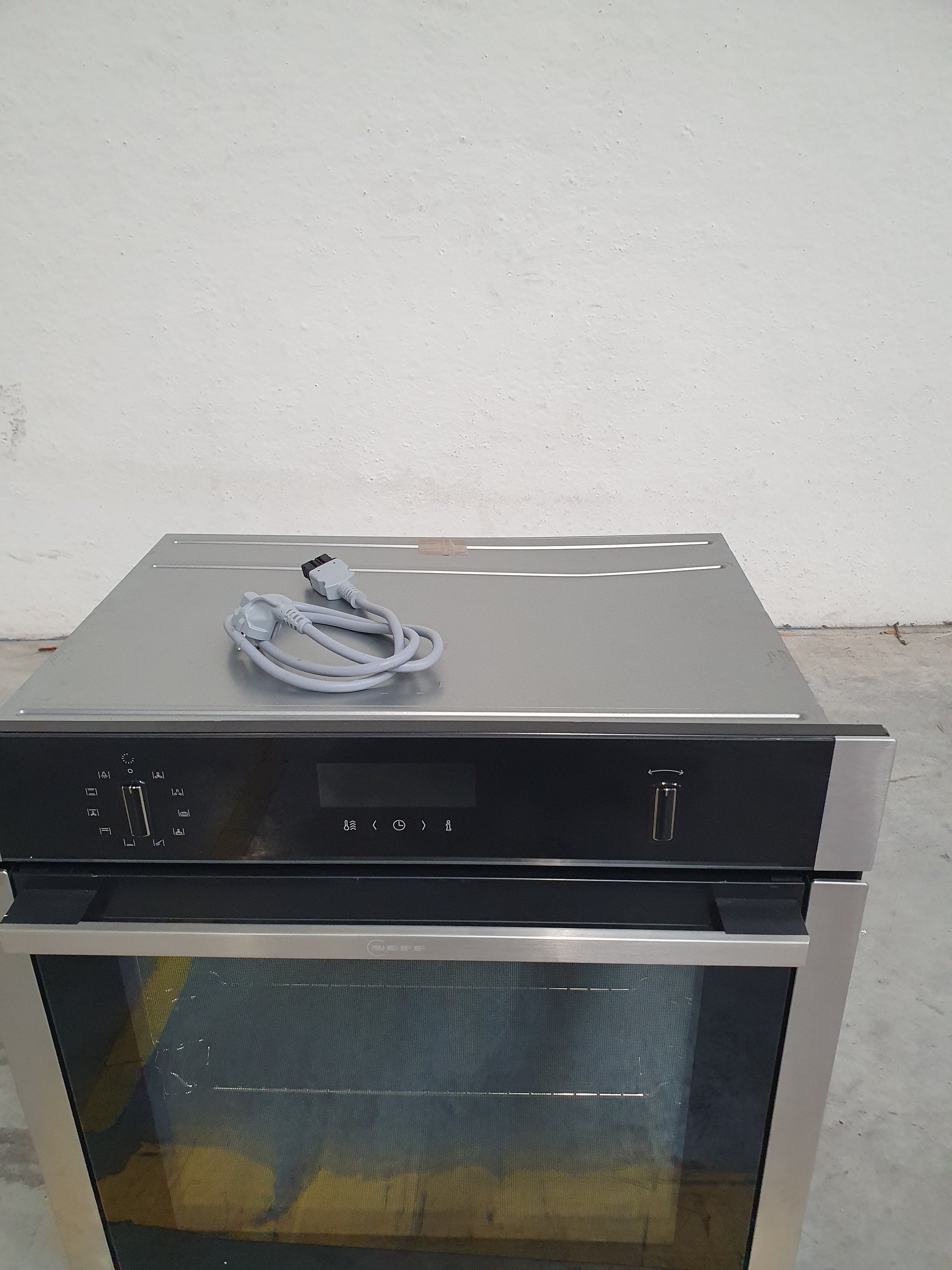 Four Traditionnel 71 L Reconditionné NEFF B5ACH7AN3F : détails