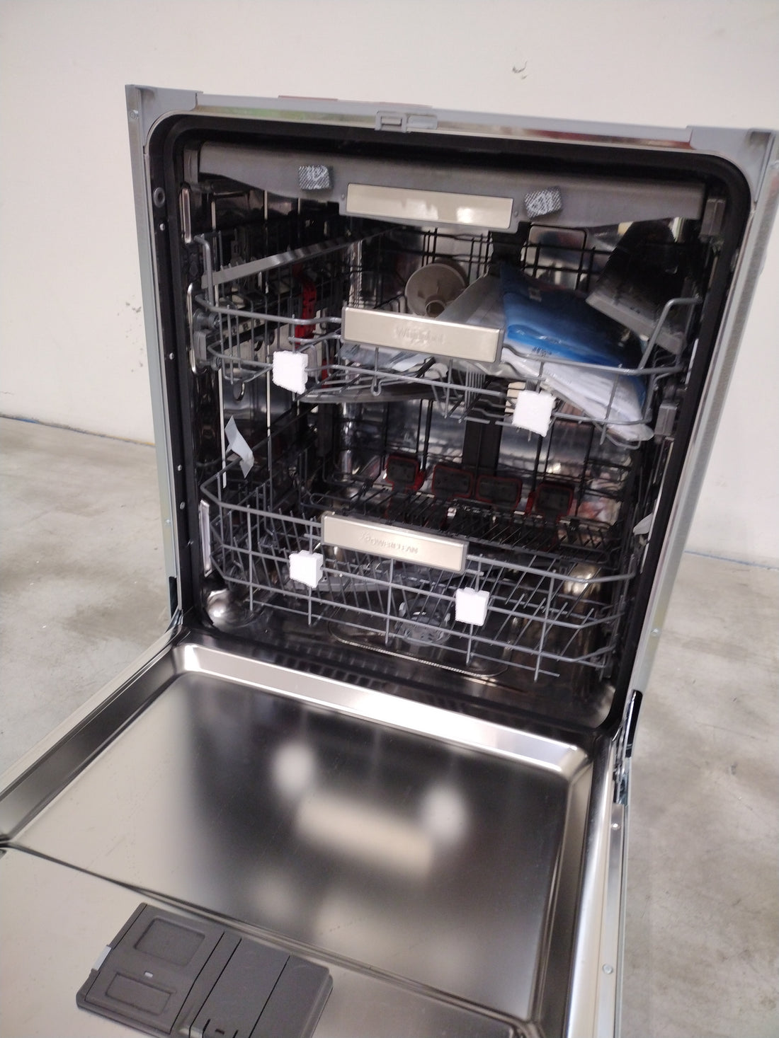 Lave-Vaisselle Encastrable 14 Cvts Reconditionné WHIRLPOOL WIO3T133PFE : détails