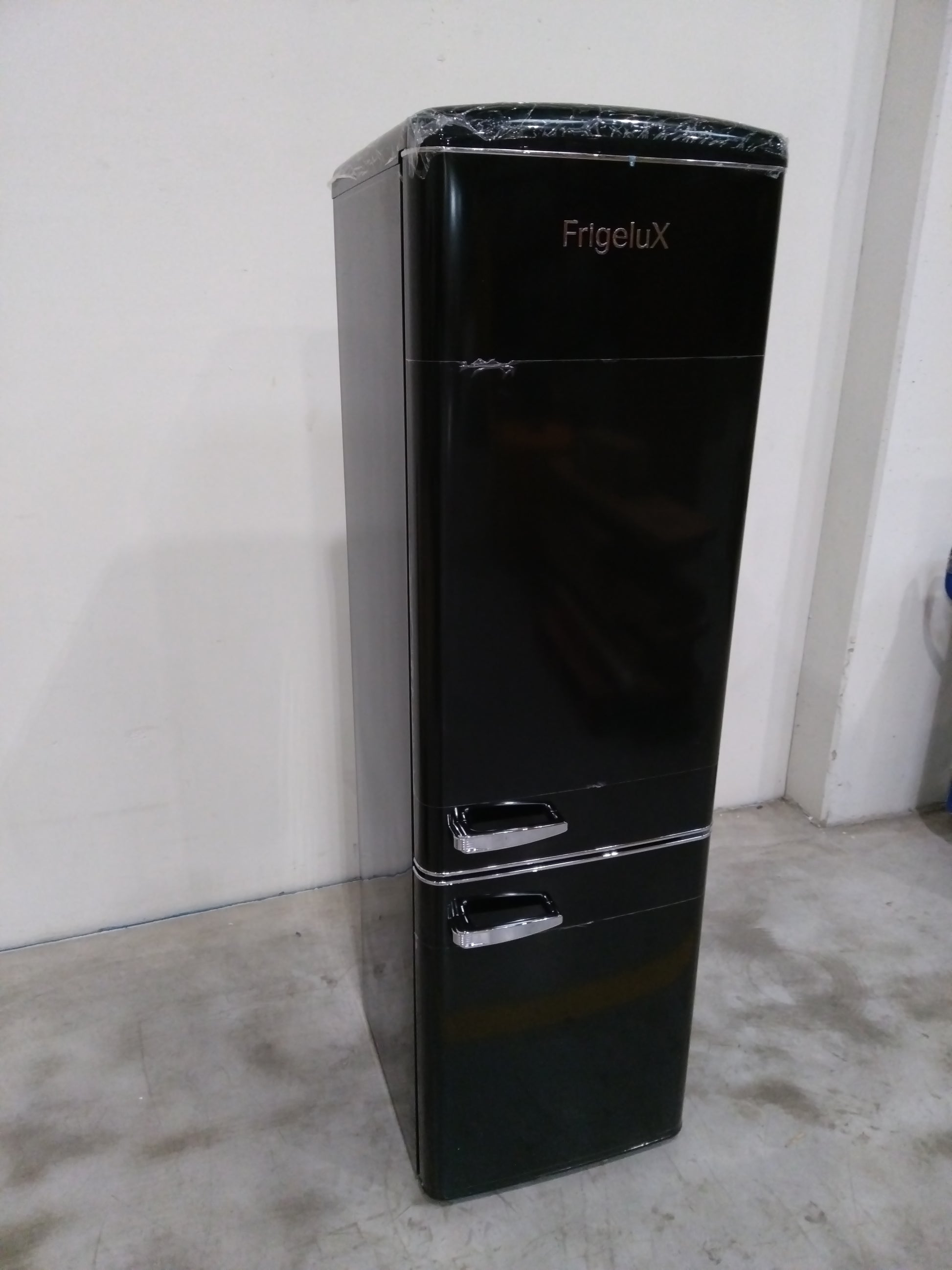 Réfrigérateur Avec Congélateur 244 L Reconditionné FRIGELUX CB255RNA++ : détails