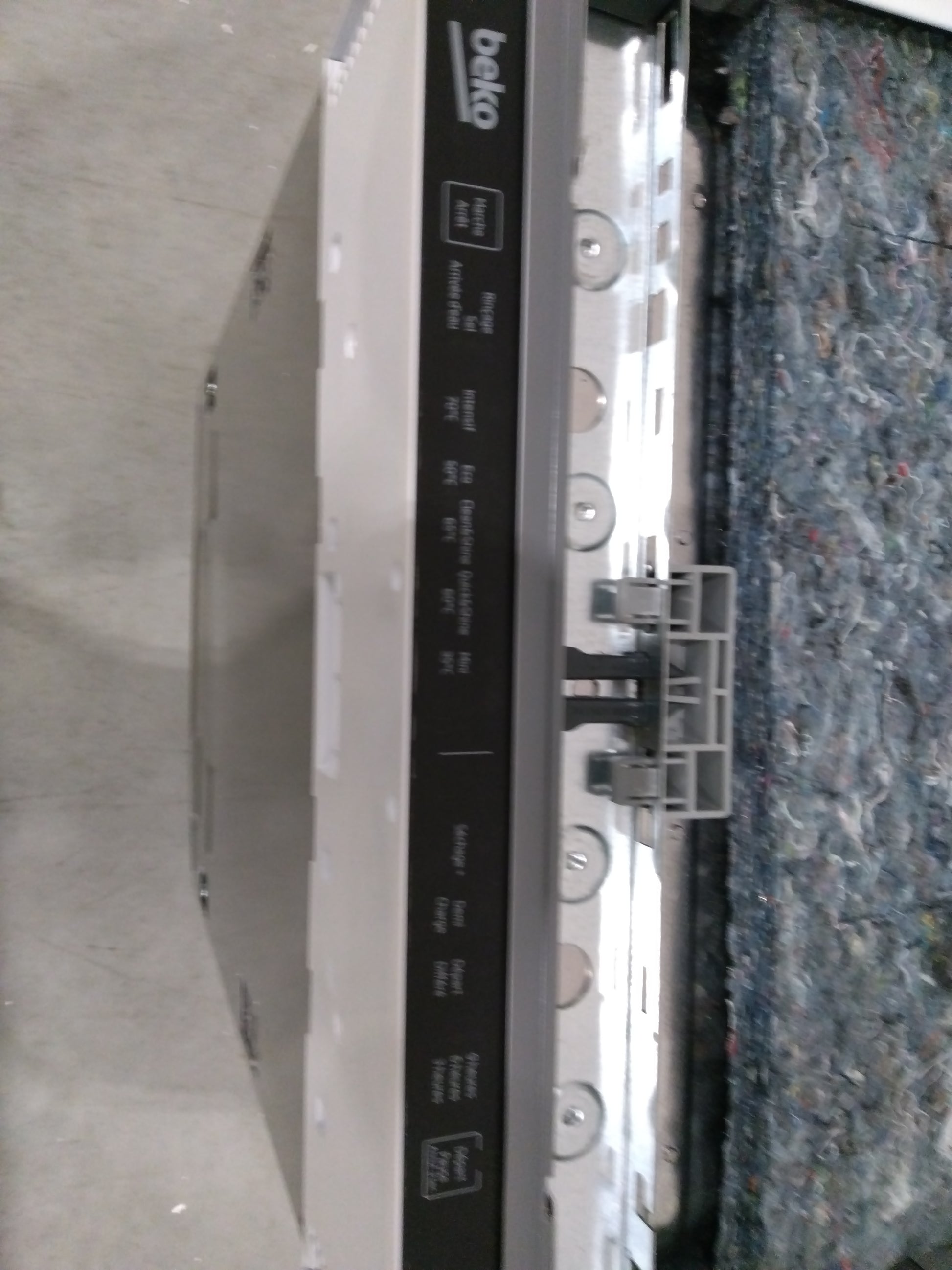 Lave-Vaisselle Encastrable 10 Cvts Reconditionné BEKO LVI42F : détails