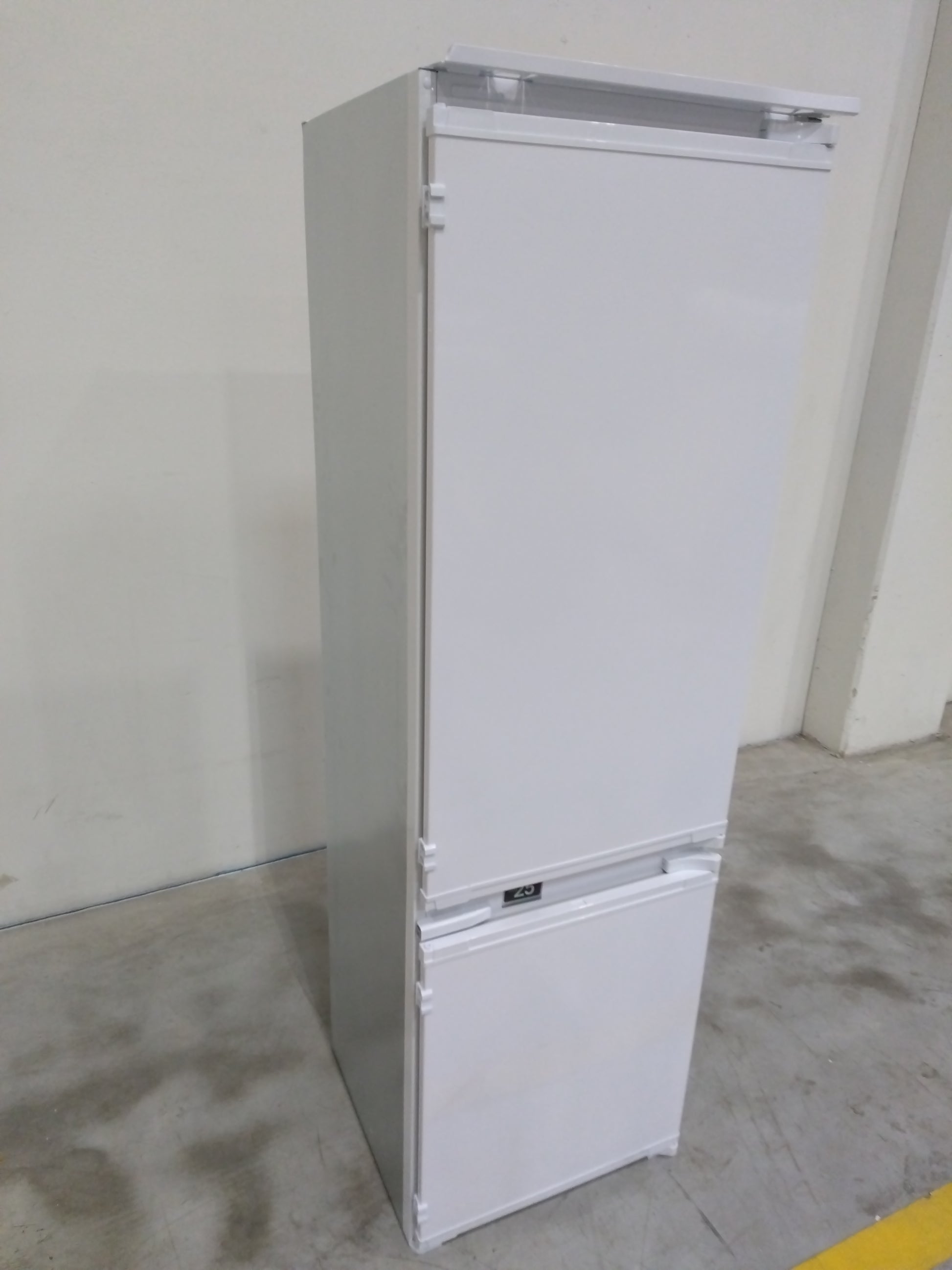 Réfrigérateur Encastrable 262 L Reconditionné BEKO BCHA275K41SN : détails