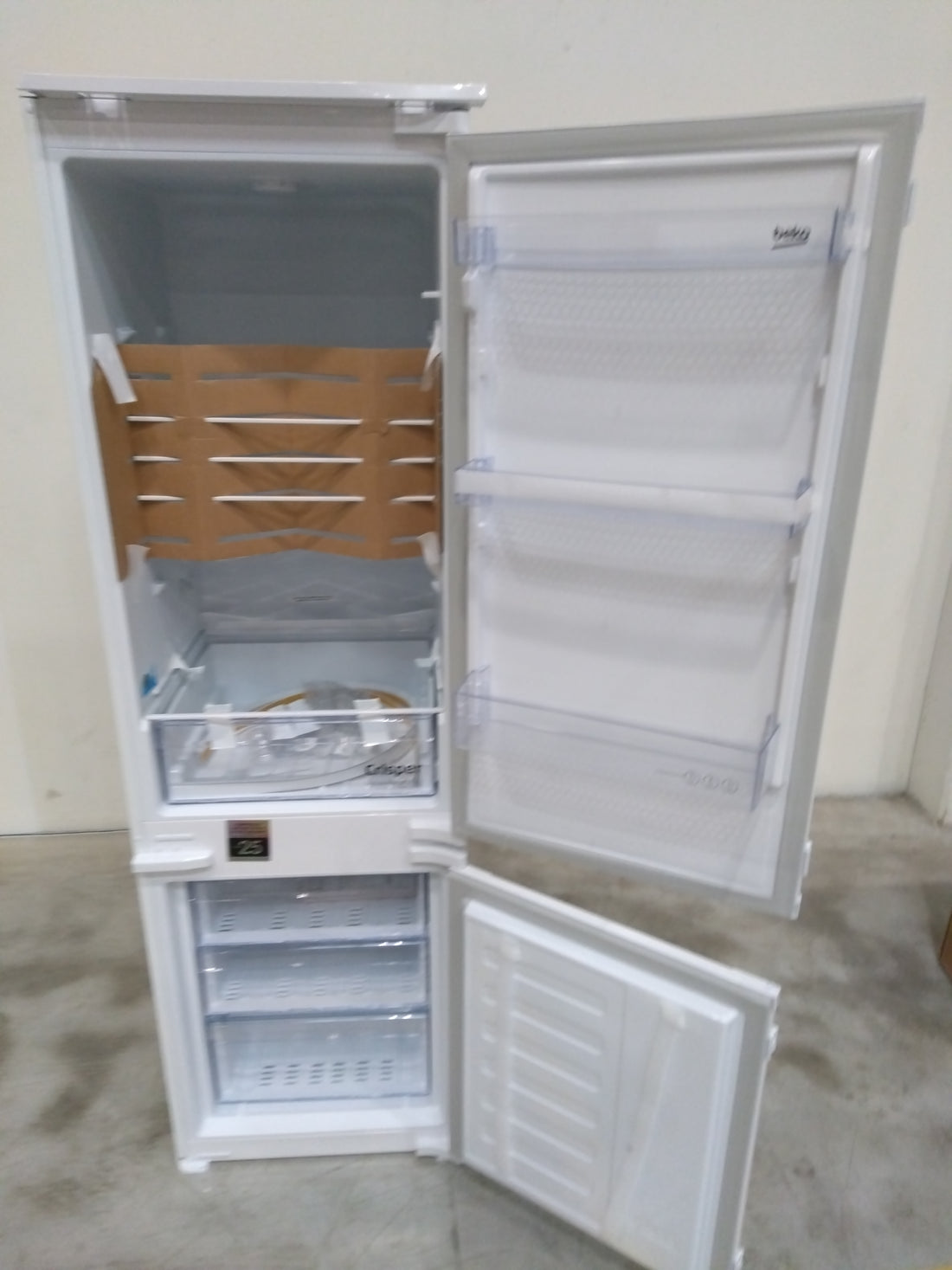 Réfrigérateur Encastrable 262 L Reconditionné BEKO BCHA275K41SN : détails