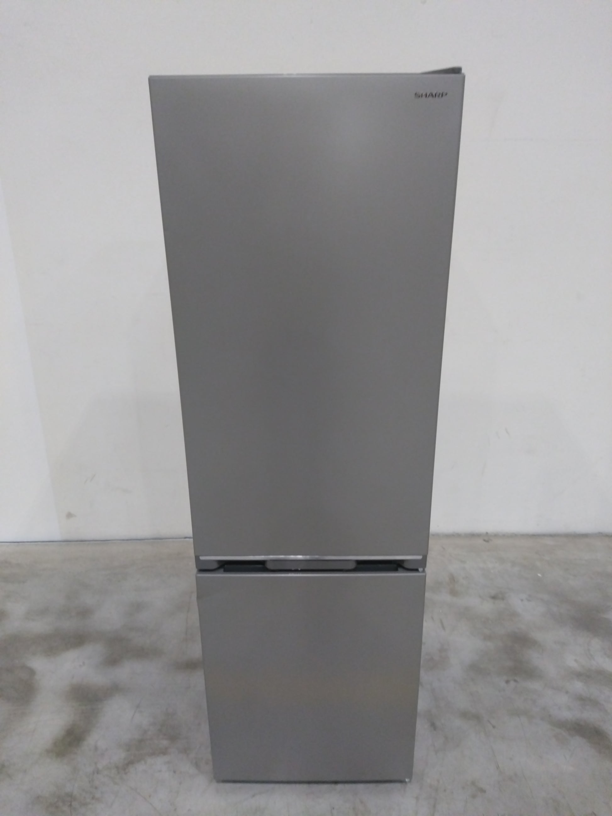 Réfrigérateur Avec Congélateur 268 L Reconditionné SHARP SJ-FBB04DTXSE : détails