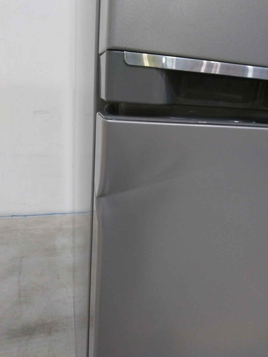 Réfrigérateur Avec Congélateur 268 L Reconditionné SHARP SJ-FBB04DTXSE : détails