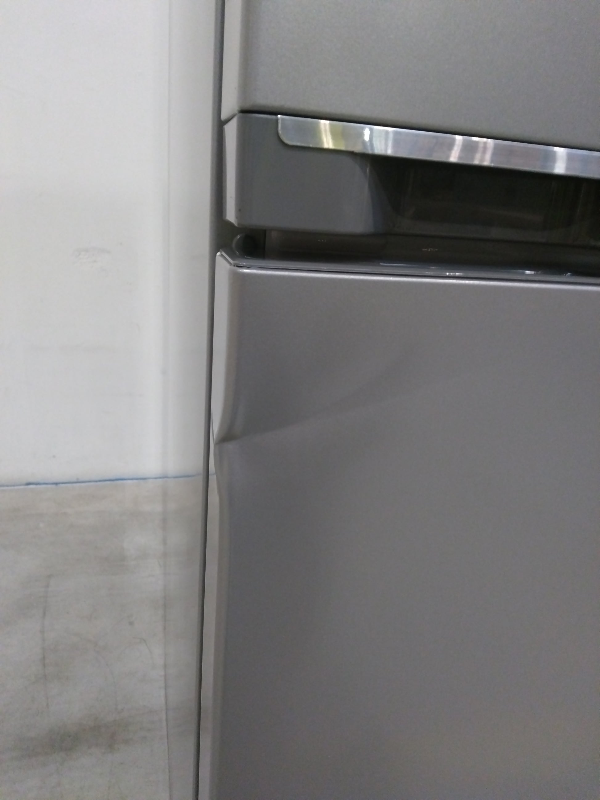 Réfrigérateur Avec Congélateur 268 L Reconditionné SHARP SJ-FBB04DTXSE : détails