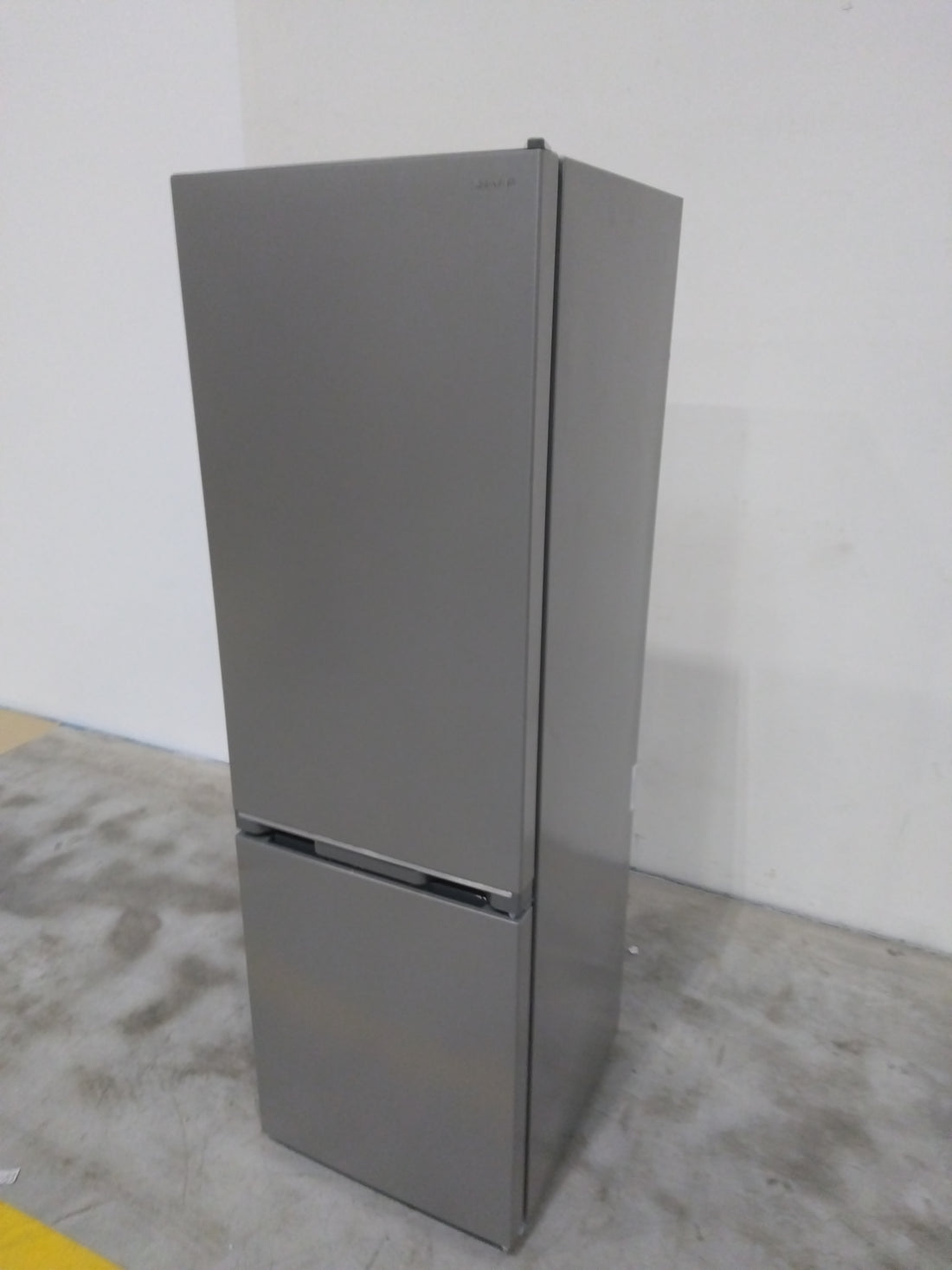 Réfrigérateur Avec Congélateur 268 L Reconditionné SHARP SJ-FBB04DTXSE : détails