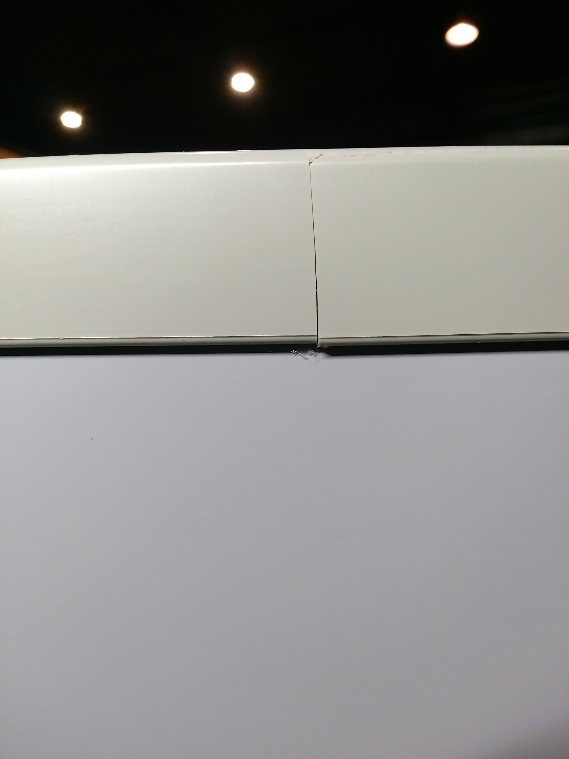 Réfrigérateur Avec Congélateur 174 L Reconditionné HISENSE RB324D4WG1