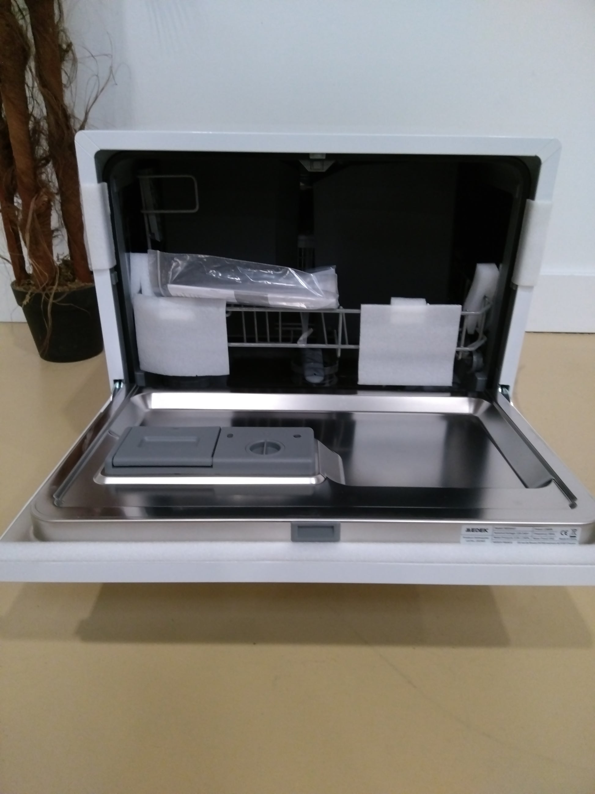 Lave-vaisselle Compact 6 couverts Reconditionné MEDEK MED8407