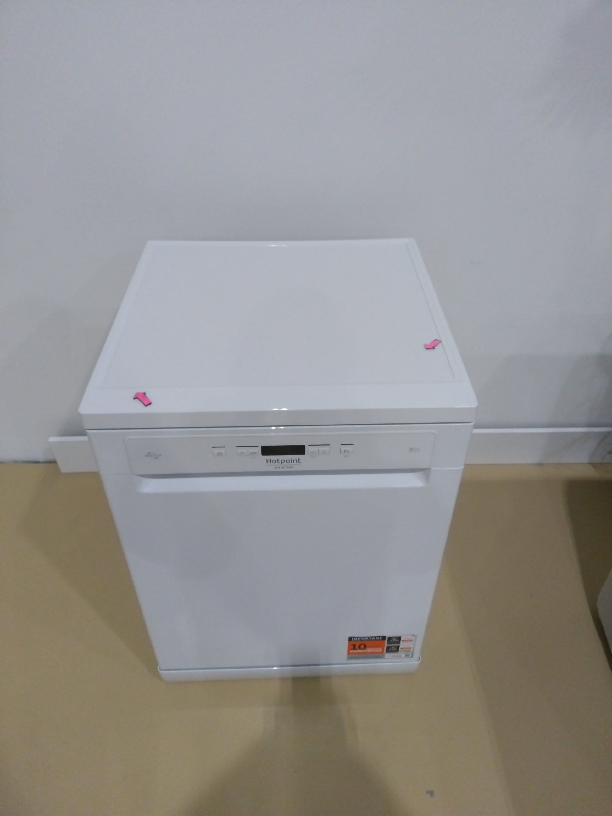 Lave-vaisselle Pose Libre 14 couverts Reconditionné HOTPOINT HFC3T232WG