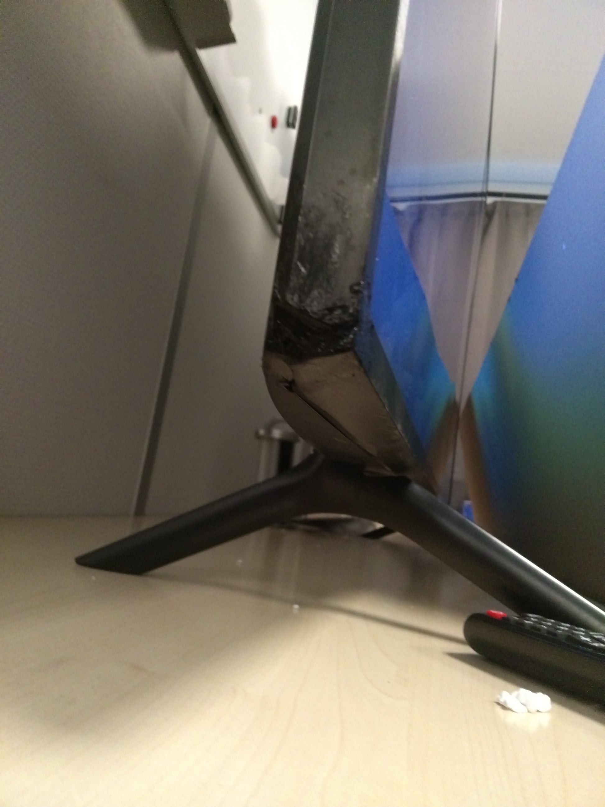 Téléviseur LED 74 pouces Reconditionné SAMSUNG QE75Q60R 189 cm (74")