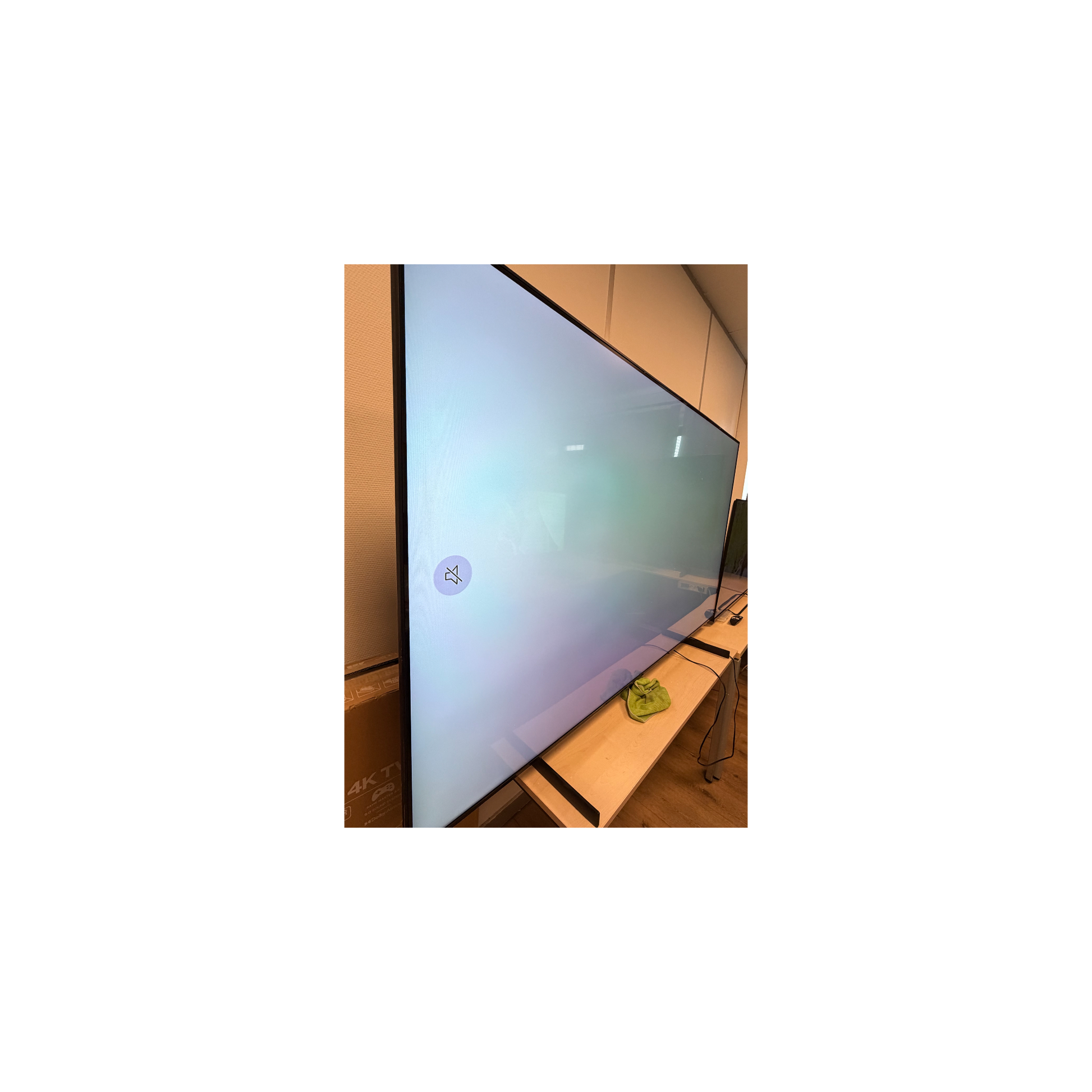 Téléviseur LED 74 pouces Reconditionné SAMSUNG UE75AU8005 189 cm (74")