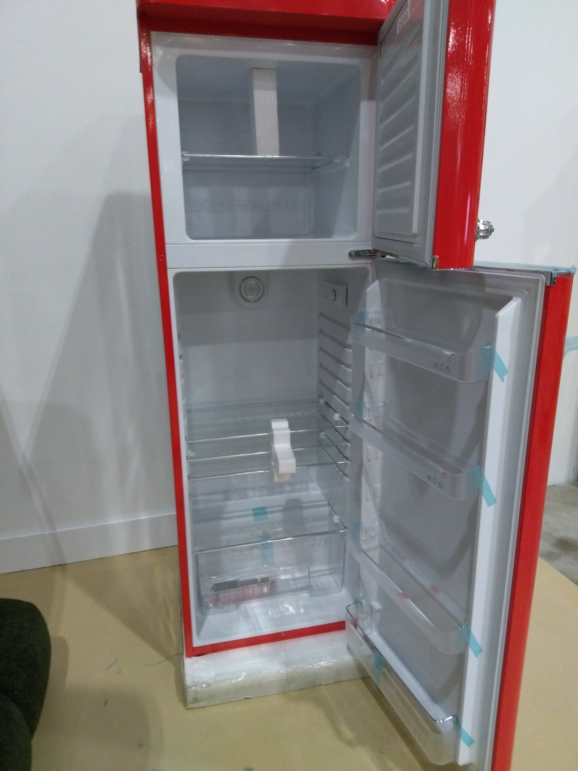 Réfrigérateur Avec Congélateur 227 L Reconditionné SCHNEIDER SCDD309VR