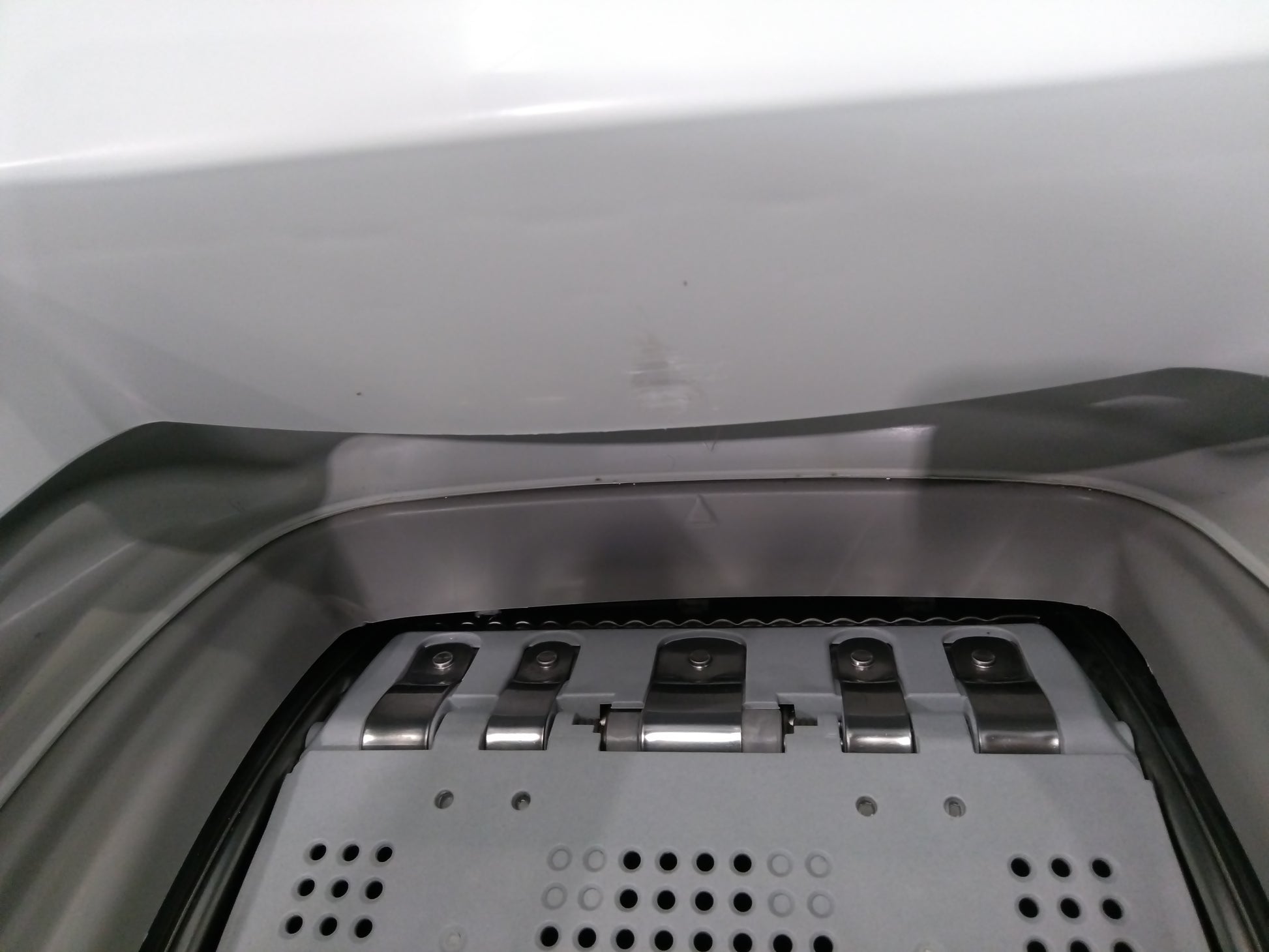 Lave-linge Top 6 kg Reconditionné AEG L7TED758D