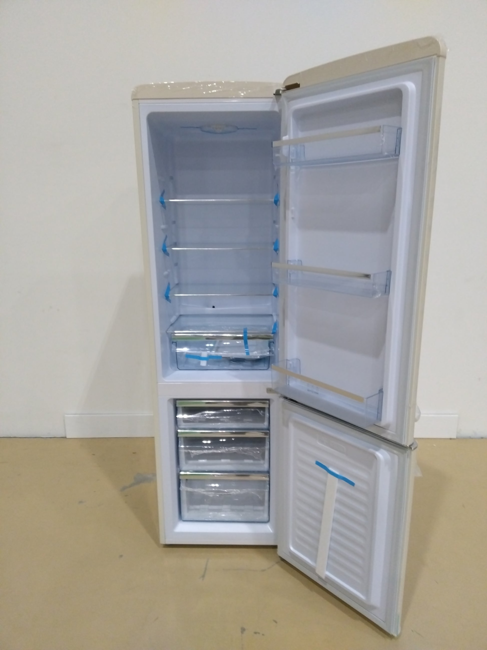 Réfrigérateur Avec Congélateur 181 L Reconditionné CREATE STYLANCE 244L