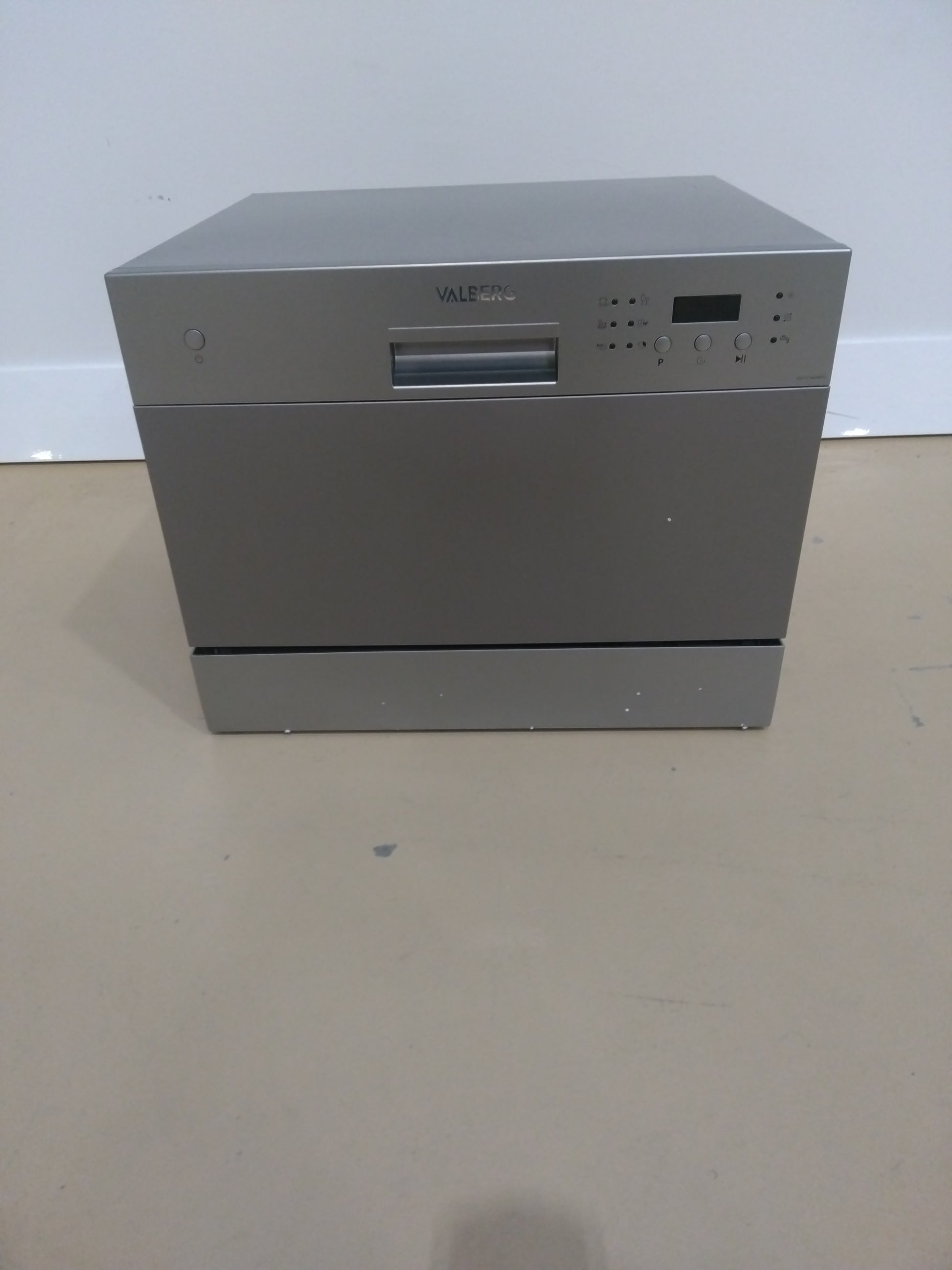 Lave-vaisselle Pose Libre 6 couverts Reconditionné VALBERG 6S47 D SAD929C