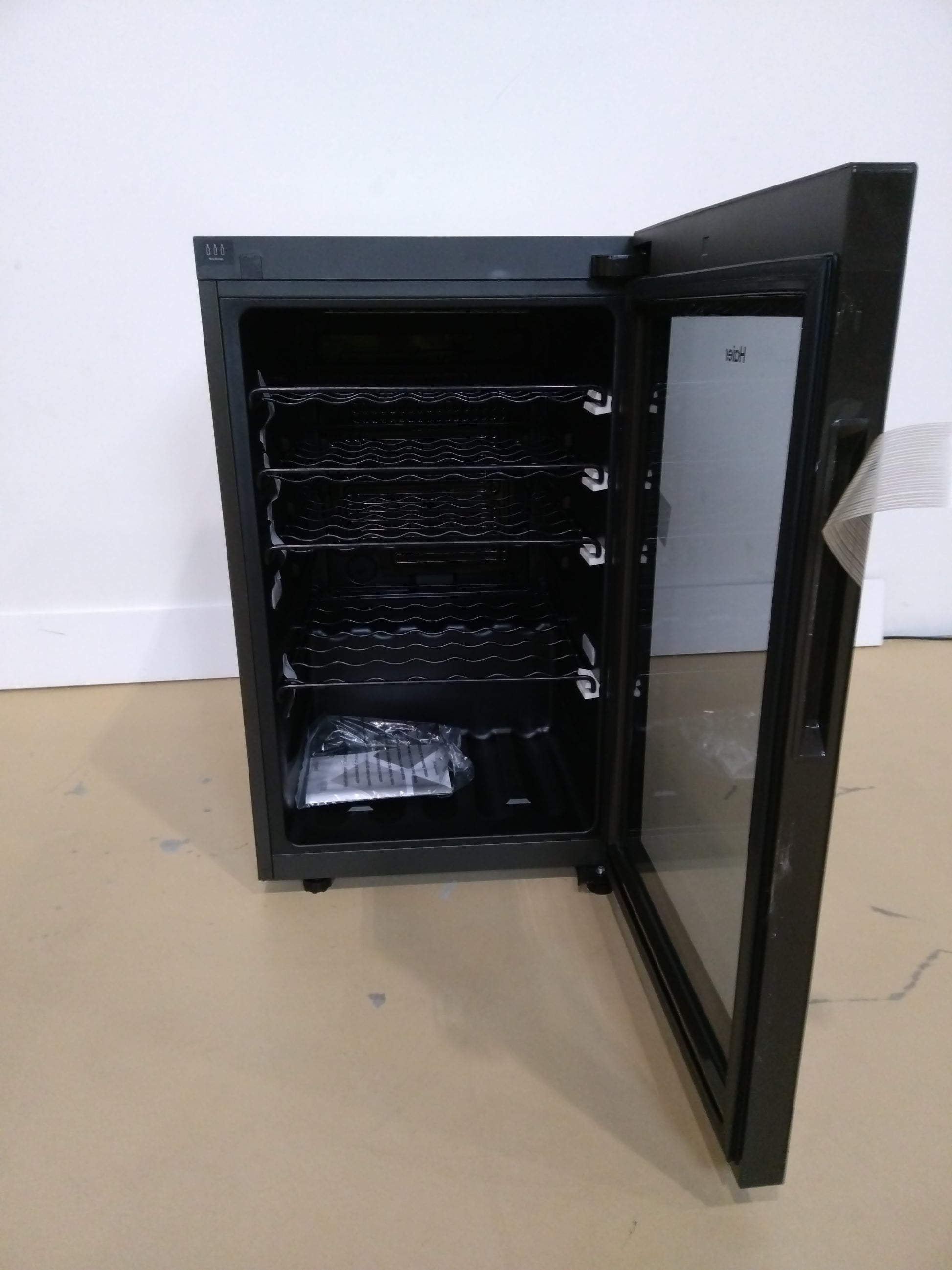 Cave à Vin De Conservation 49 bouteilles Reconditionné HAIER HWS49GAE