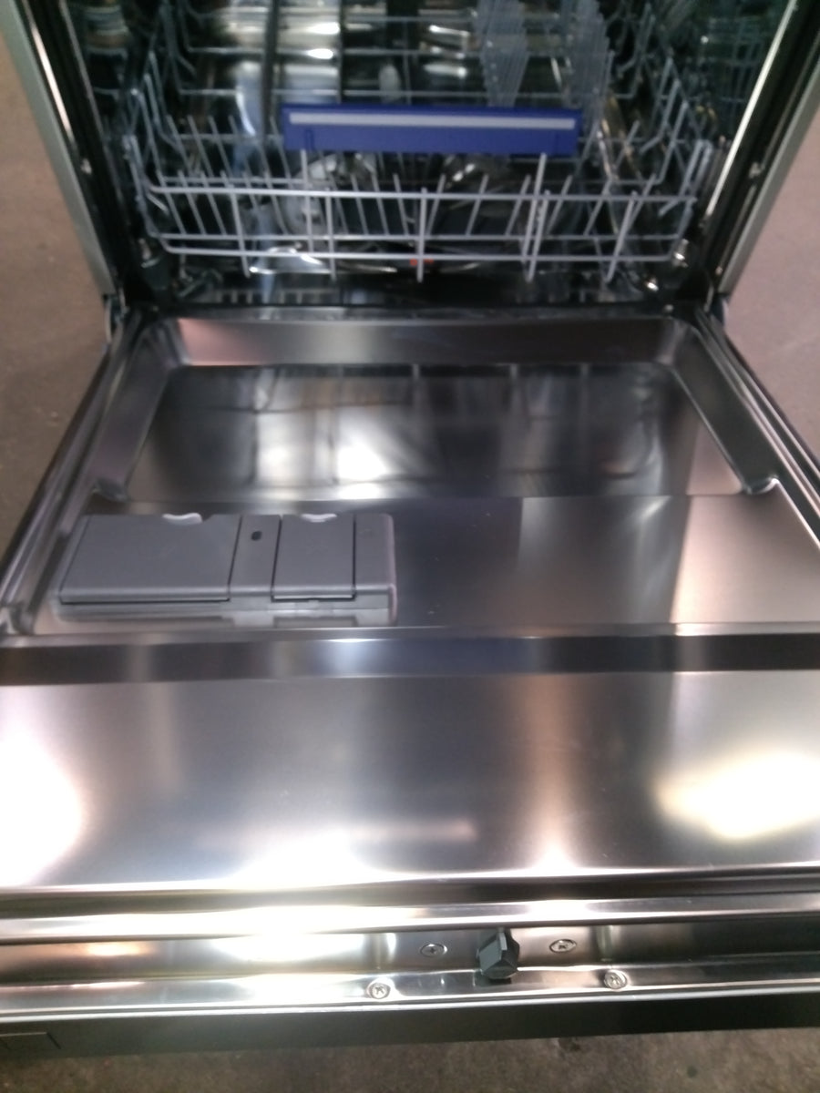 Lave-vaisselle Pose Libre 14 couverts Reconditionné SMEG LVS342CQSX