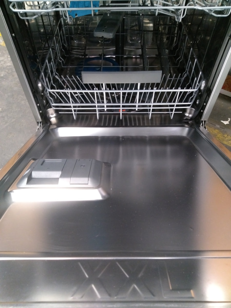 Lave-vaisselle Pose Libre 15 couverts Reconditionné ELECTROLUX ESF8650ROX