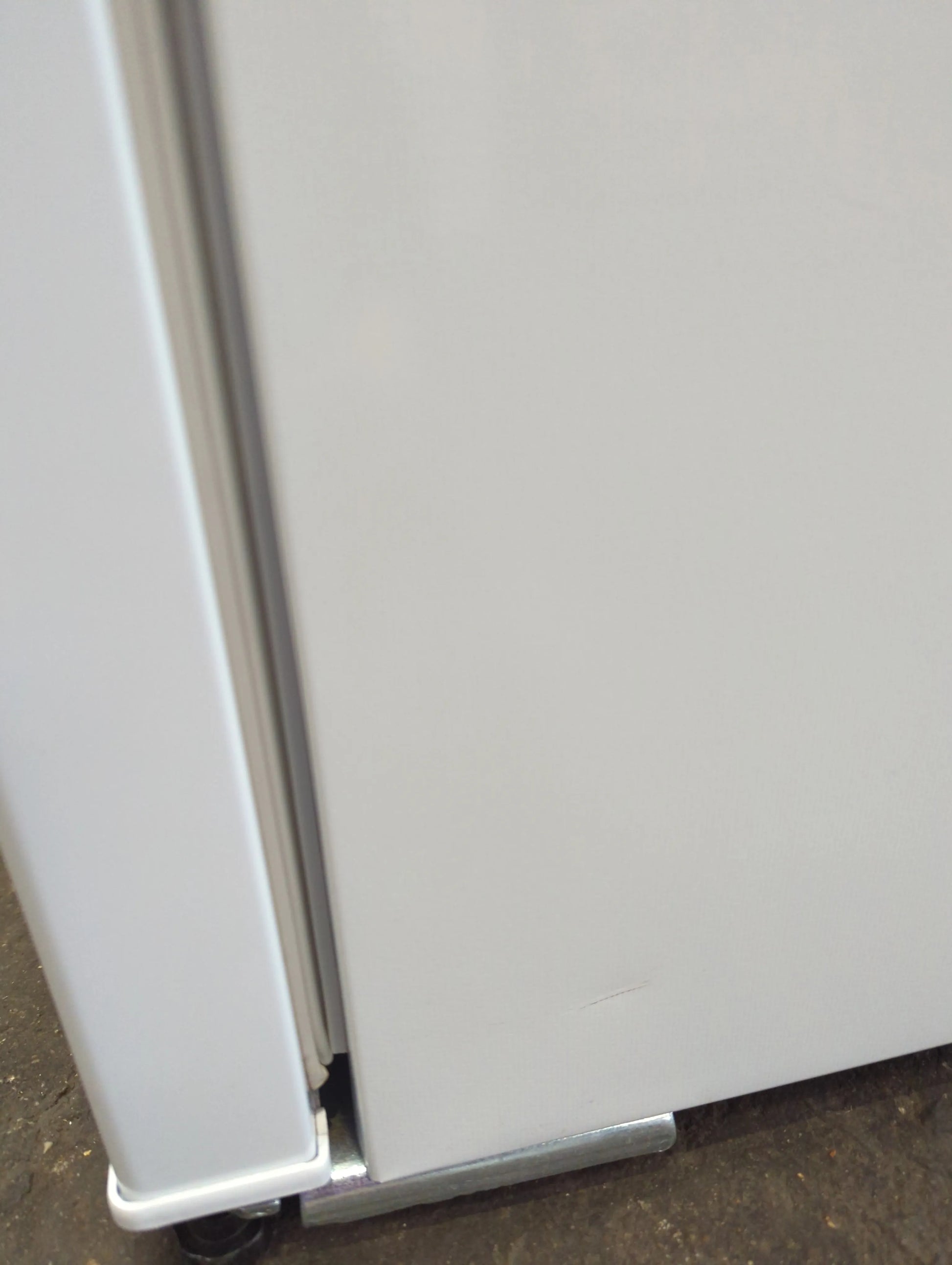 Réfrigérateur Compact 130 L Reconditionné AEG RTB413D1AW : détails