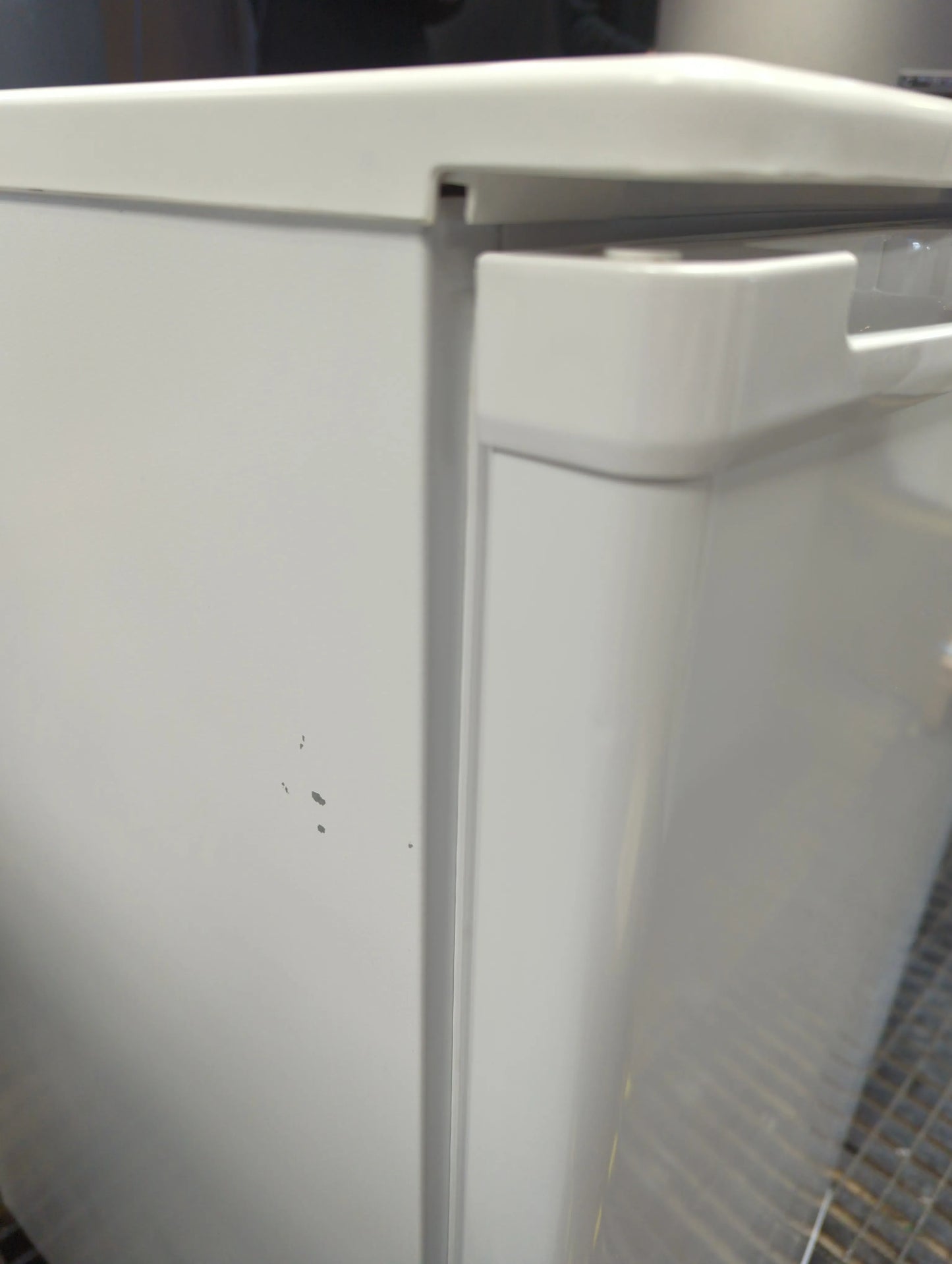 Réfrigérateur Compact 102 L Reconditionné MOULINEX STUDIO MSTTR106WH : détails
