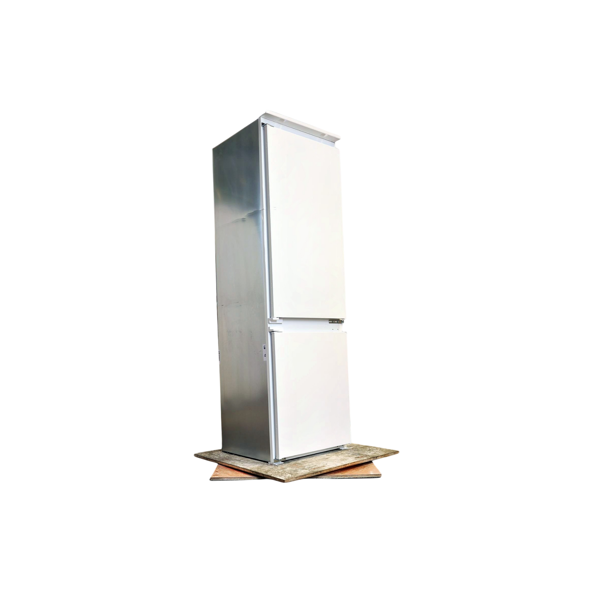 Réfrigérateur Encastrable 250 L Reconditionné WHIRLPOOL WHC18T141 : vue du côté droit