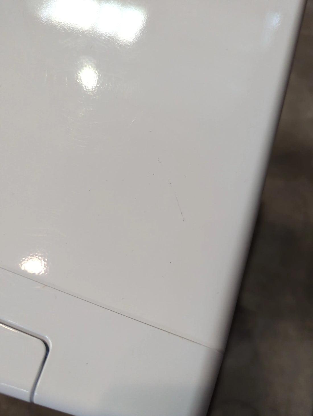 Lave-Linge Top 6 kg Reconditionné WHIRLPOOL TDLR6228FR/N : vue du côté gauche