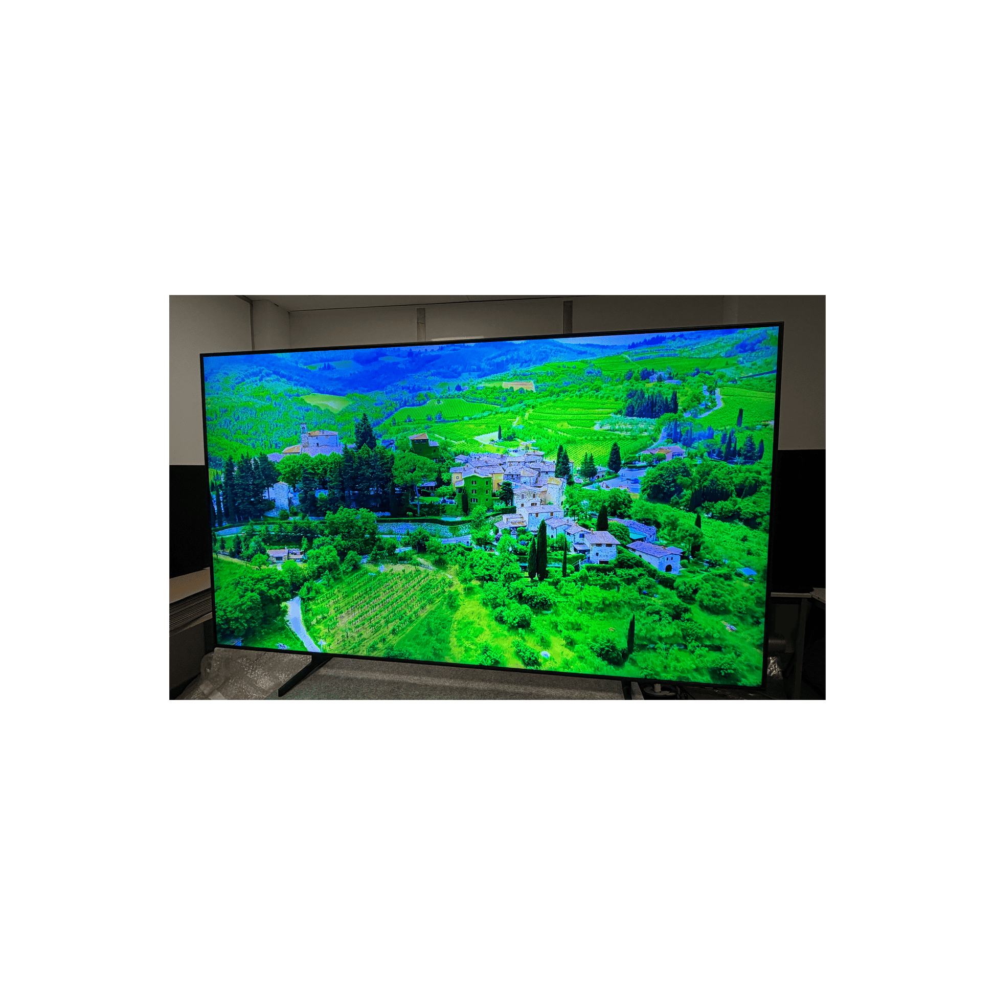 Téléviseur LED 84 pouces Reconditionné SAMSUNG QE85Q60A 214 cm (84")