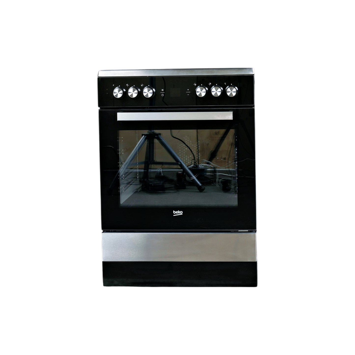 Cuisinière Vitrocéramique  Reconditionné BEKO FSE67301XCS : vue de face