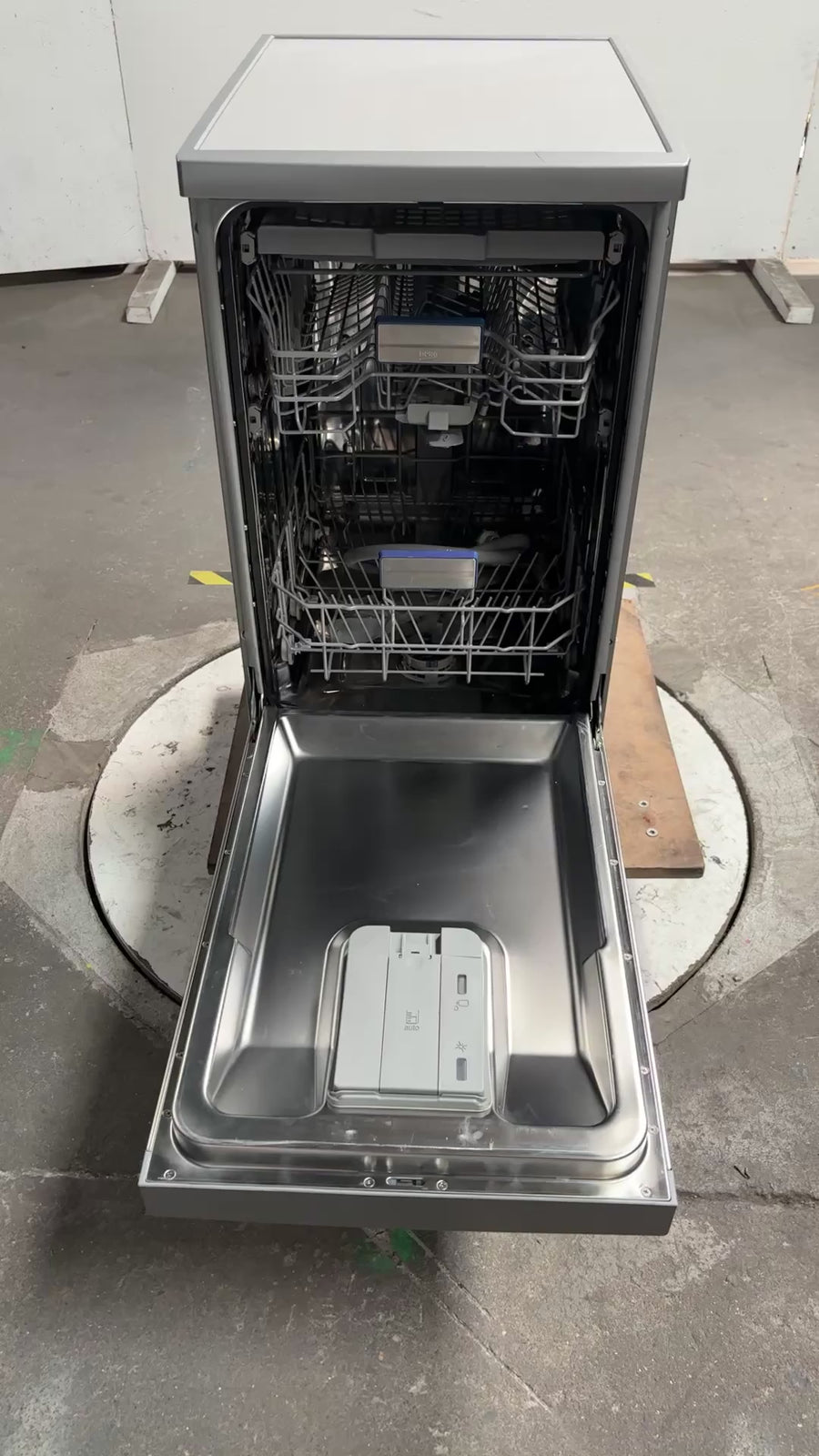 Lave-vaisselle Pose Libre 10 couverts Reconditionné BEKO BDFS26040XA