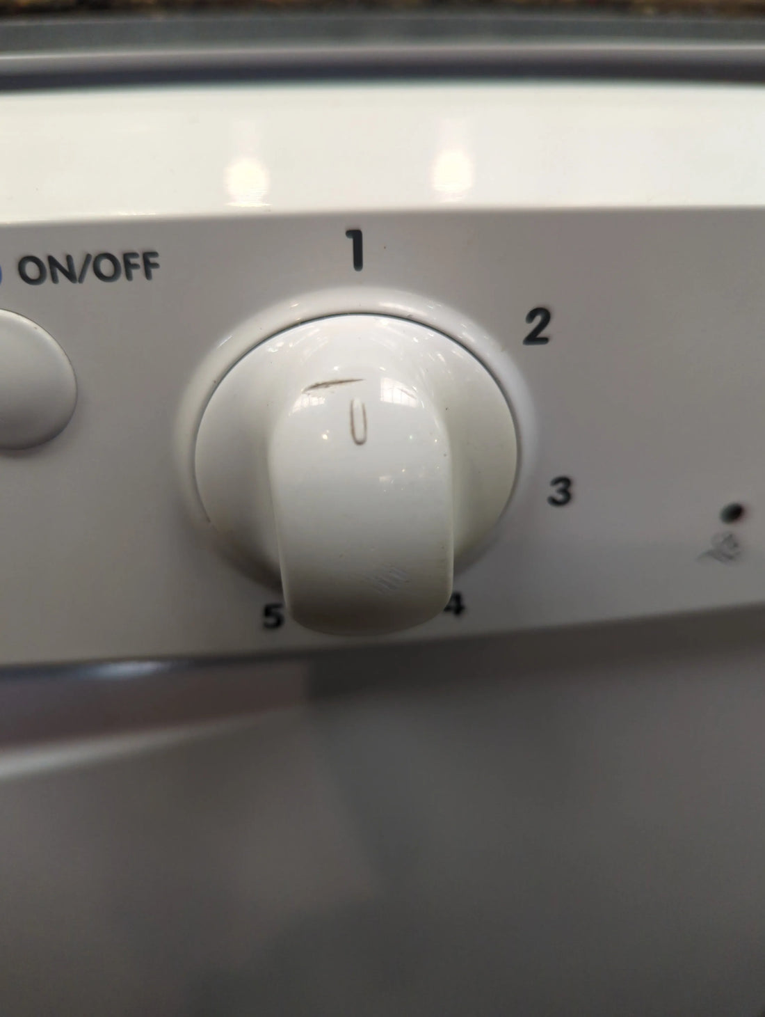 Lave-Vaisselle Pose Libre 12 Cvts Reconditionné INDESIT DFG054FR : détails