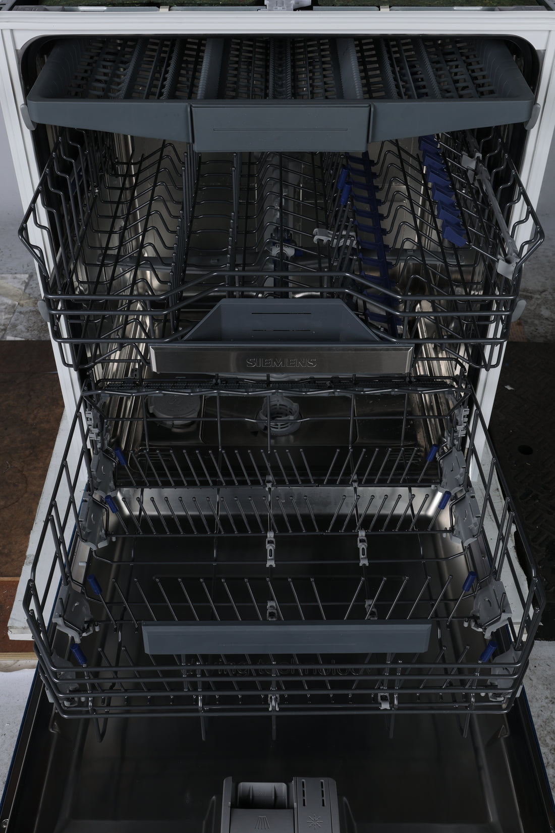 Lave-Vaisselle Encastrable 14 Cvts Reconditionné SIEMENS SX65ZX49CE : vue de l'intérieur