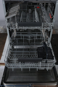 Lave-Vaisselle Encastrable 13 Cvts Reconditionné SAMSUNG DW60A6082BB : vue de l'intérieur