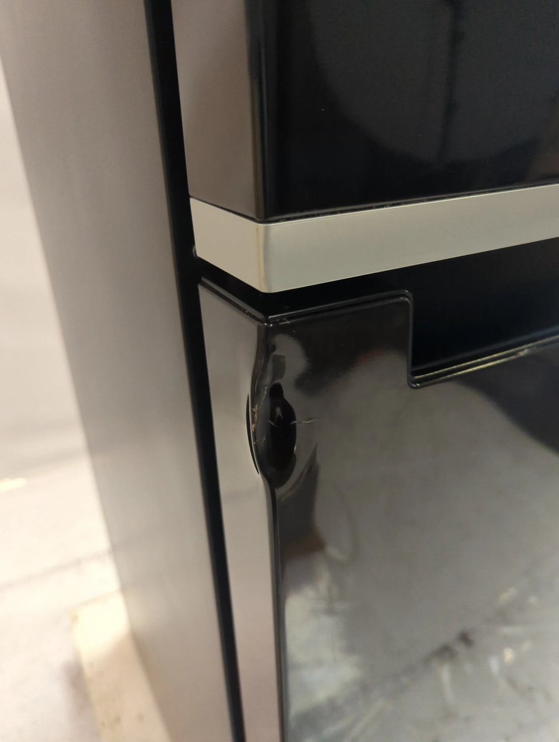 Réfrigérateur Avec Congélateur 335 L Reconditionné WHIRLPOOL W7X 82O K : détails