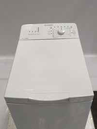 Lave-Linge Top 6 kg Reconditionné INDESIT BTWL60400EU/N : vue du haut ouverture et commandes