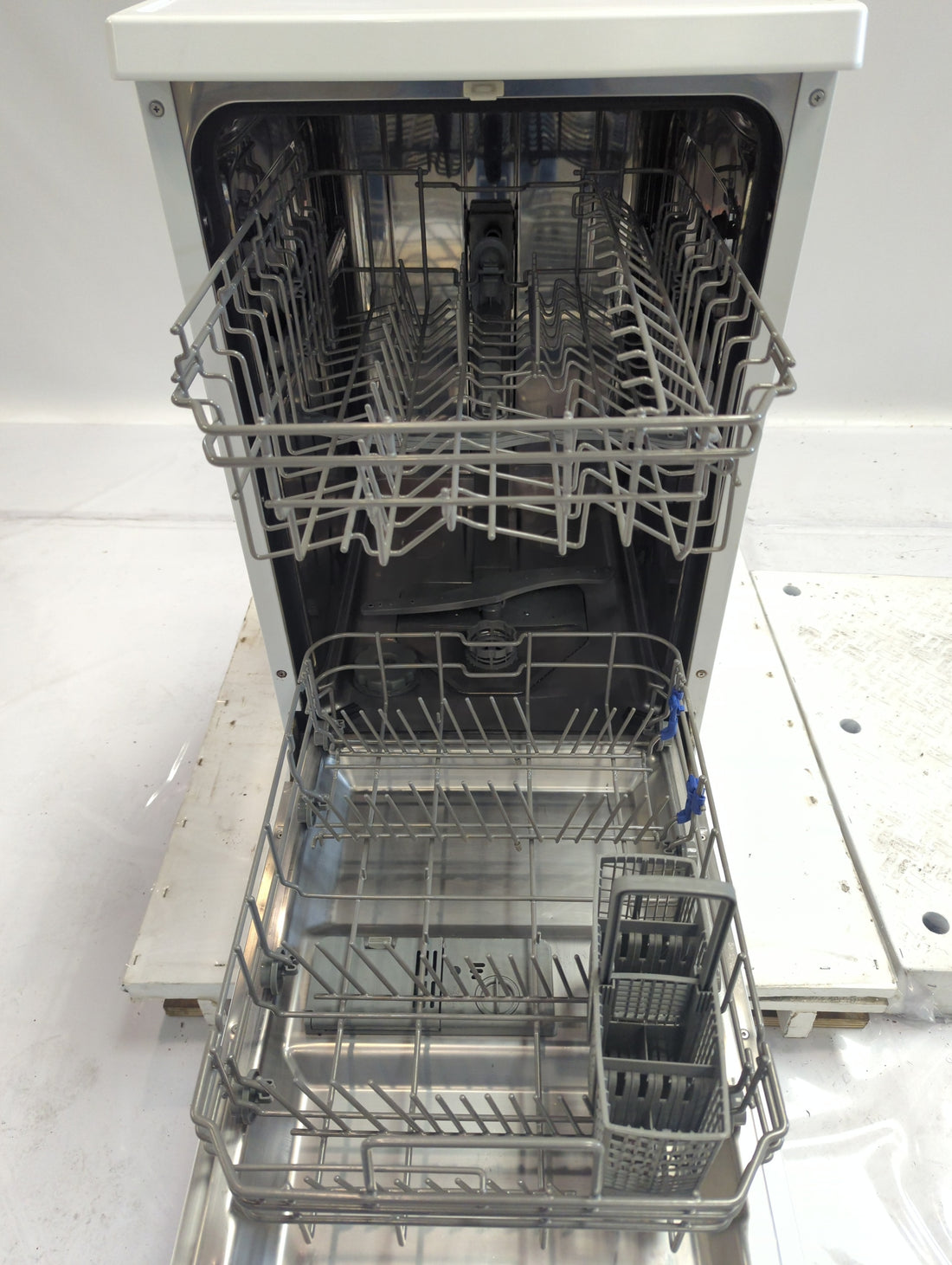 Lave-Vaisselle Pose Libre 9 Cvts Reconditionné FAR LVSL9C47MI17W : vue de l'intérieur