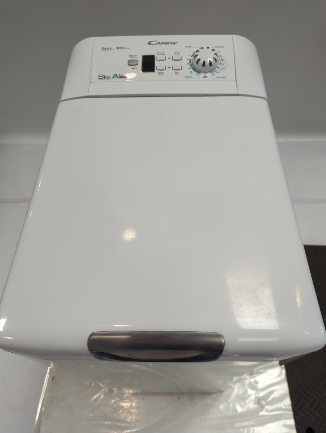 Lave-Linge Top 6 kg Reconditionné CANDY CTDF6013-47 : vue du haut ouverture et commandes