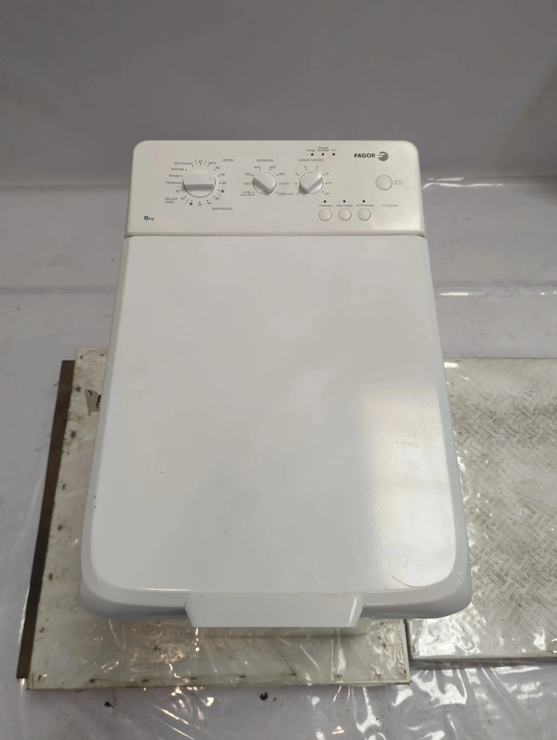 Lave-Linge Top 5 kg Reconditionné FAGOR FFT252PW : vue du haut ouverture et commandes