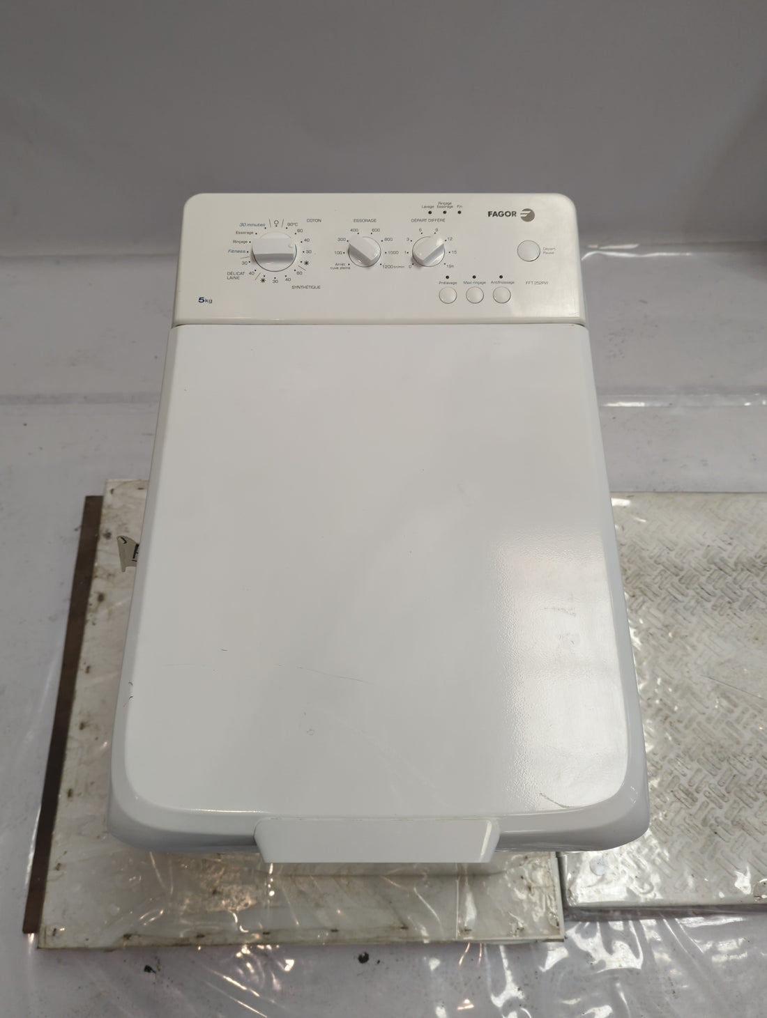 Lave-Linge Top 5 kg Reconditionné FAGOR FFT252PW : vue du haut ouverture et commandes