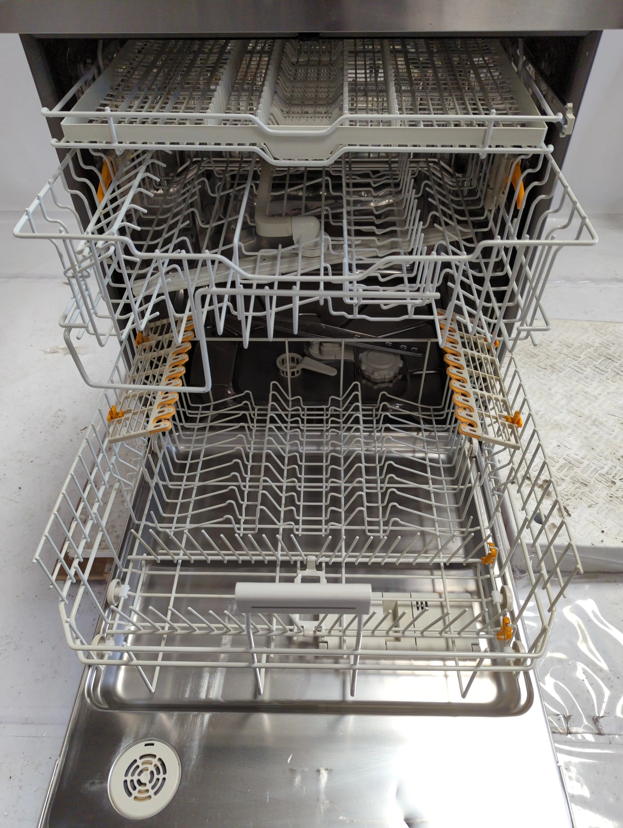 Lave-Vaisselle Pose Libre 12 Cvts Reconditionné MIELE G692SC