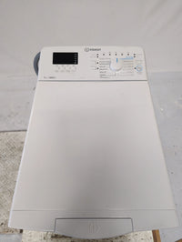 Lave-Linge Top 7 kg Reconditionné INDESIT BTWS72200FR/N : vue du haut ouverture et commandes